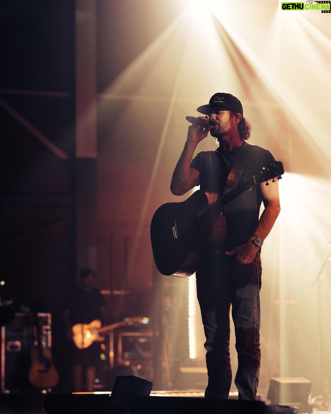Dierks Bentley - 16.9K Likes - Wrapping up our final week of rehearsals for the #GravelAndGold tour… been at it all spring getting it totally dialed in… gonna be the best summer ever. See you out there!