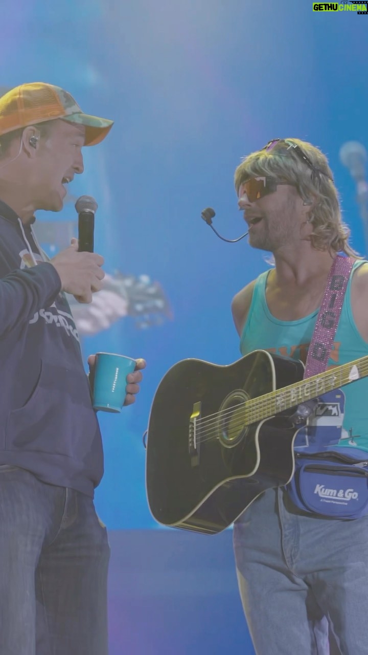 Dierks Bentley Instagram - I’m going out on a #highnote this year… how about y’all? Here’s some of my favorite memories from this year..!