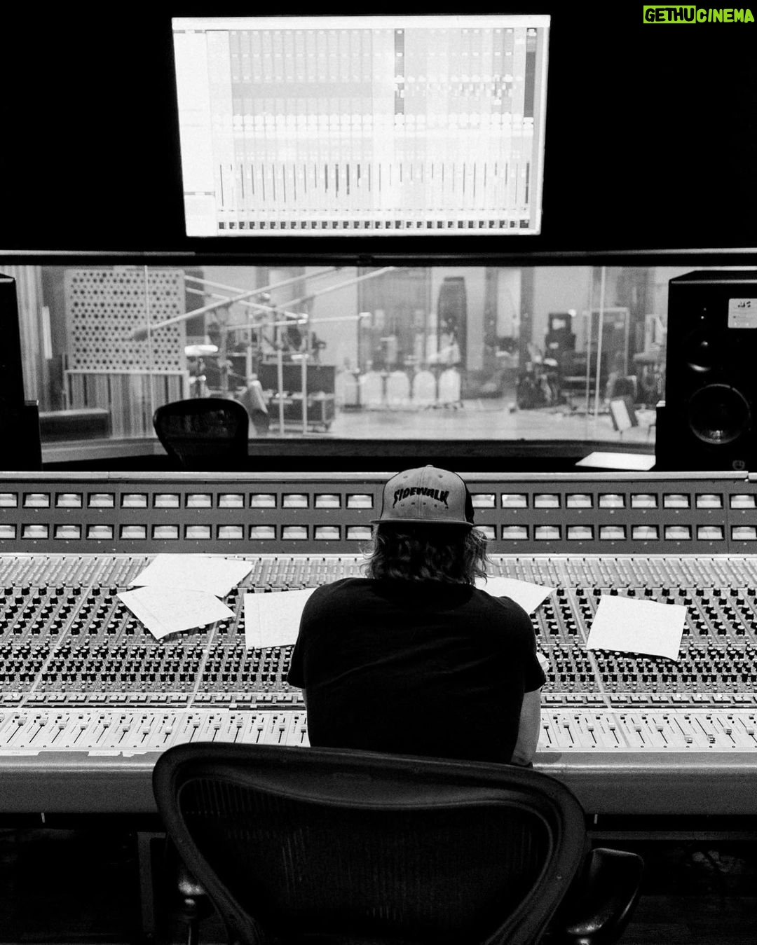 Dierks Bentley Instagram - #GravelAndGold out at midnight Nashville, Tennessee
