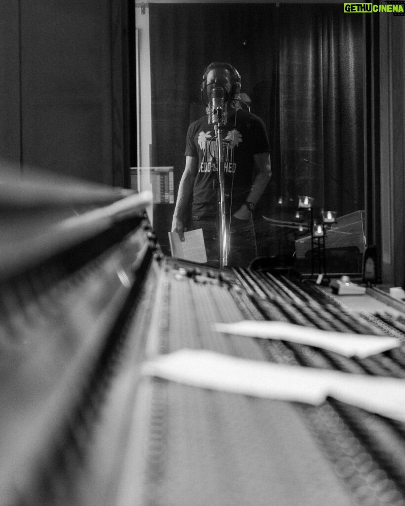 Dierks Bentley Instagram - #GravelAndGold out at midnight Nashville, Tennessee