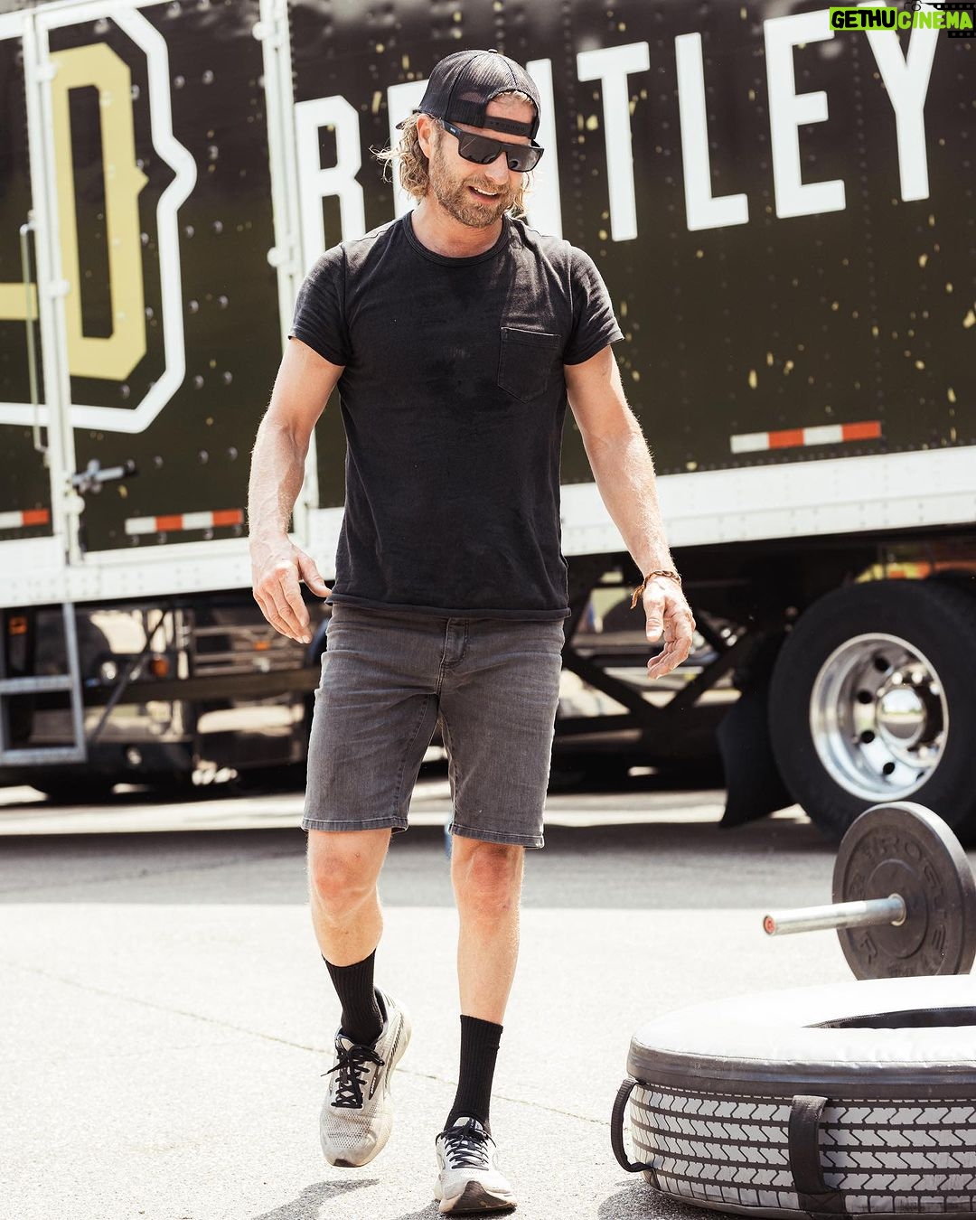 Dierks Bentley Instagram - See y’all tonight, Mountain View! #LPP Shoreline Amphitheatre At Mountain View