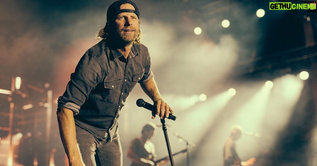 Dierks Bentley Instagram - Can’t think of a better way to start this weekend than TWO sold out shows in Bend, OR! Thank you!!! See you tonight, Washington! Hayden Homes Amphitheater