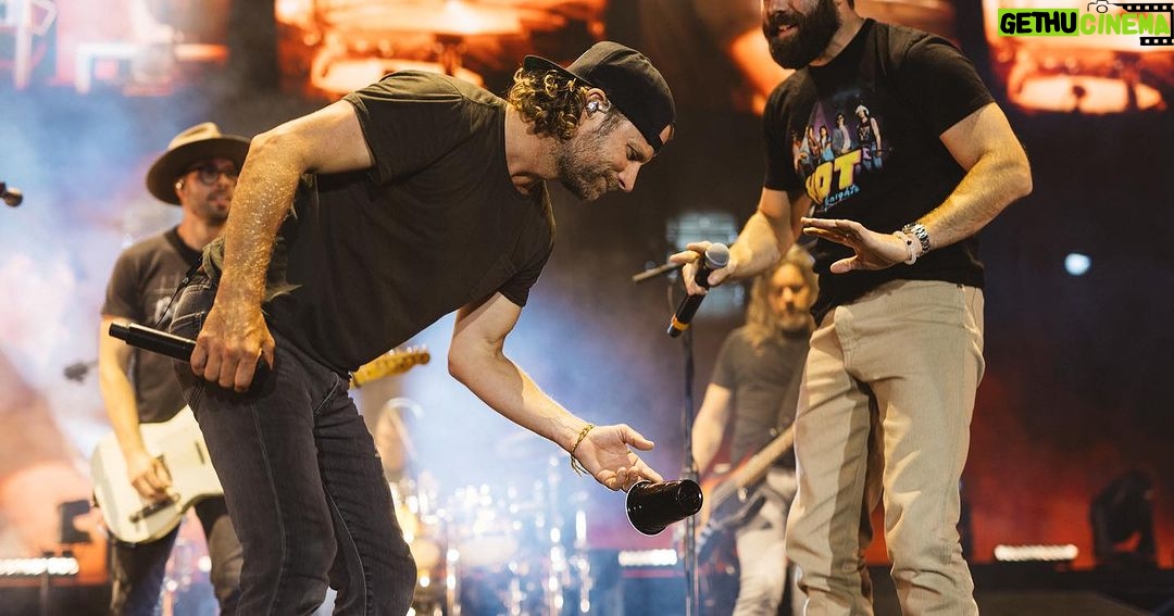 Dierks Bentley Instagram - Can’t think of a better way to start this weekend than TWO sold out shows in Bend, OR! Thank you!!! See you tonight, Washington! Hayden Homes Amphitheater