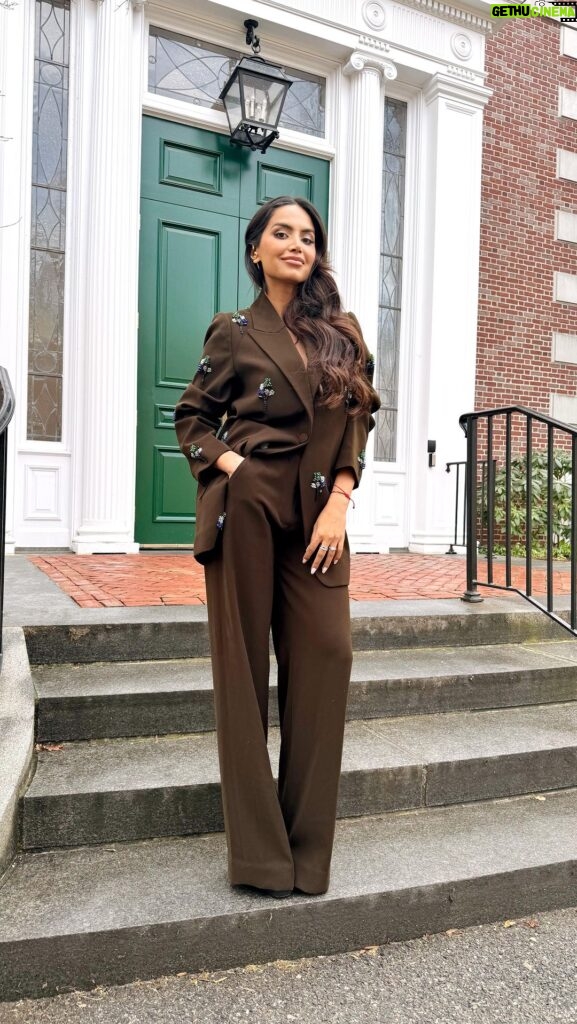 Diipa Khosla Instagram - Spend the most hectic, chaotic and exciting 24 hours in Boston ✈💚