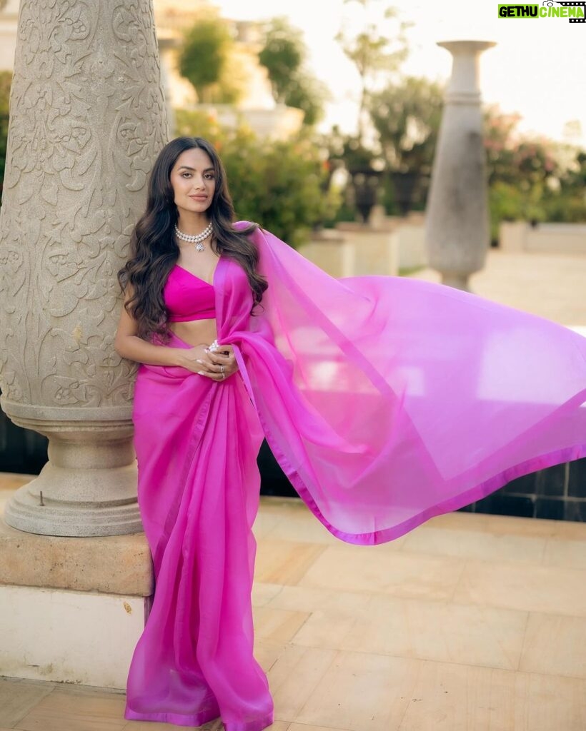 Diipa Khosla Instagram - Pink for Valentines Day? Groundbreaking Rani Pink for our Chennai @indewild community event? Homely 🫶🏽🥹 Did you wear pink for vday? Leela Palace Hotel Chennai