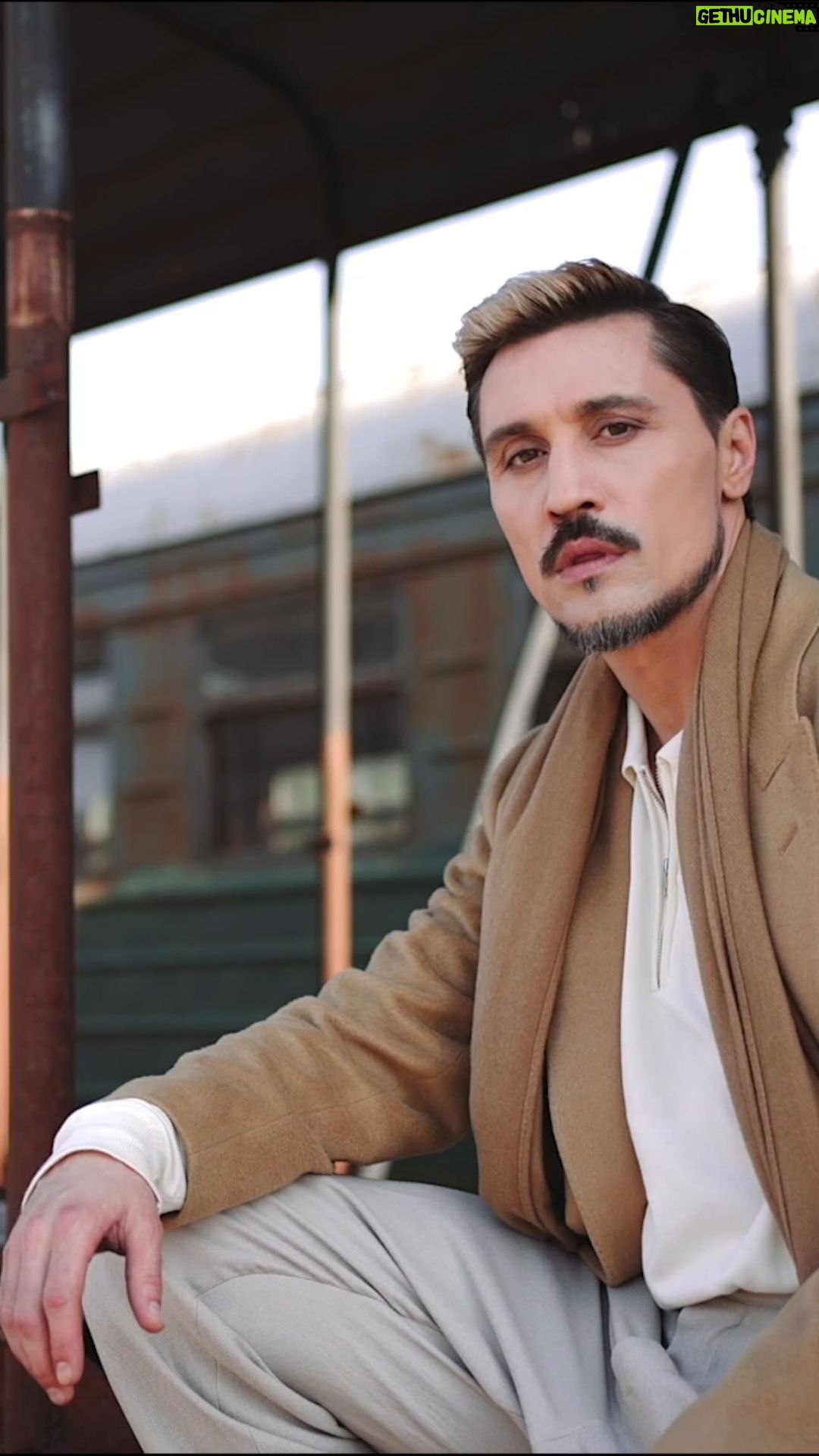 Dima Bilan Instagram - Премьера на моем канале в #youtube! Бекстейдж #остройбритвой! Делюсь с вами нашим нелегким съемочным процессом! Август 2022 год! @gutserievmedia @chi_pa! Ссылку оставлю в сториз! #билан #димабилан