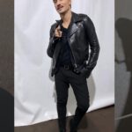 Dima Bilan Instagram - Когда ждешь выход на сцену 40-50 минут Друзья , я скоро ! #билан #димабилан