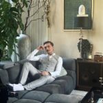 Dima Bilan Instagram – Гляжу четко в будущее ! Планов и идей столько 😅! А пока – еду на @muztv ! #билан #димабилан !