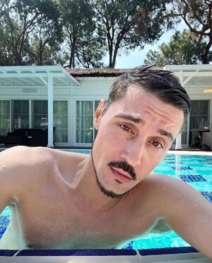 Dima Bilan Instagram - Рабочая неделя в Турции подходит к концу!
Совмещаю приятное с полезным! 
Вечером сцена 
#билан #димабилан
