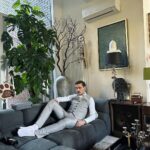 Dima Bilan Instagram - Гляжу четко в будущее ! Планов и идей столько 😅! А пока - еду на @muztv ! #билан #димабилан !