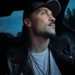 Dima Bilan Instagram - Собственно занят ., собой ., на 100% Всем Привет отсюда Из двухнедельного заслуженного эгоизма* ! ✌🏽😇 #заслуженныйМИНИотпуск #биланвсвободном #димабилан