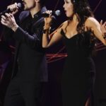 Dima Bilan Instagram - В Манеже прошла торжественная церемония награждения лауреатов национальной премии в области будущих технологий «Вызов». Мы с Аидой Гарифуллиной @aidagarifullina исполнили мой трек #мечтатели! Аида , как же был рад увидеться с тобой! Поздравляю наших ученых и желаю в 2024 году еще больше прорывов и открытий ! Церемонию награждения можно посмотреть завтра на первом канале в 12:15! Приятного просмотра! #билан #димабилан