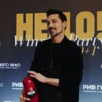 Dima Bilan Instagram - Моя фирменная авторская видеозарисовка с новогоднего вечера @hello__ru ! Узнаваемый почерк 👌 Был рад увидеться со всеми , с наступающим Новым годом! ❄️ #билан #димабилан