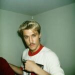 Dima Bilan Instagram - Билан и 90-е! Тот случай, когда искусственный интеллект - неплохая машина времени!😅 #билан #димабилан