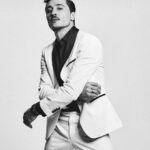 Dima Bilan Instagram - 42! Или как говорят мои близкие - с 24х летием! ☺️ Люблю и ценю тебя, жизнь! Со всеми твоими красками, радостями и испытаниями! Спасибо за все! Как же здорово и интересно ощущать взросление! И впереди еще так много всего и самого важного! #билан #димабилан ! Также спасибо каждому за поздравление, мне очень приятно! Благодарю вас! 🙌🏻