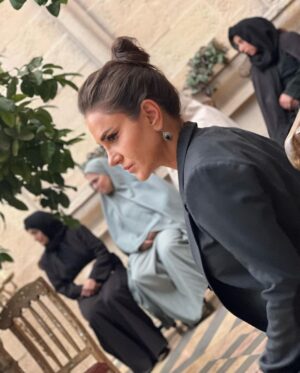 Dima Kandalaft Instagram - صورة عفوية من #كواليس #العربجي بعد انتهاء يوم عمل .

#ديمة_قندلفت 🤍