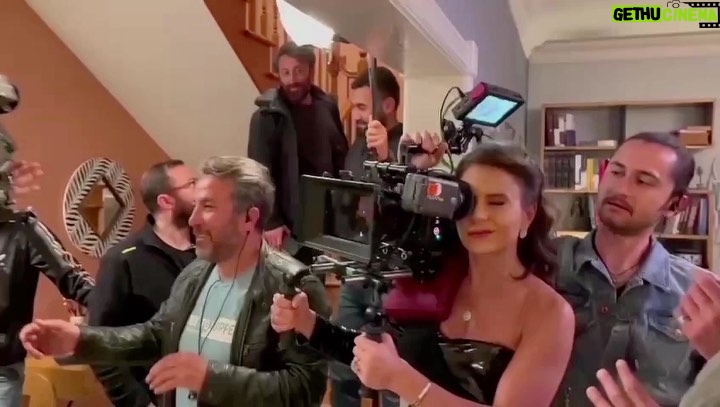 Dima Kandalaft Instagram - Rolling. Action! 🎬🎥 Behind the scenes. Amazing crew! 🌹 @karessbasharofficial 🤍 @qayssheikhnajibofficial 🤍 @emirndr ♥️ @ogz.ozturk 🤍 #DimaKandalaft #Stiletto ‎#ديمة_قندلفت #ستيليتو