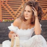 Dima Kandalaft Instagram – سبع سنين…وبعدك بعيوني ، الحلم اللي اتحقق 🤍
30 #may 
#بحبك 
#ديمة_قندلفت