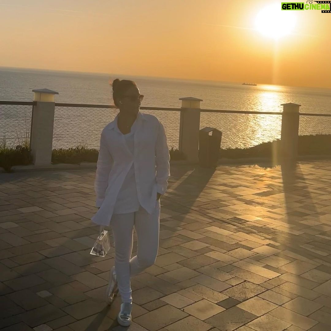 Dima Kandalaft Instagram - عندما تهدينا الطبيعة لحظات من الفرح … #nature #sunset #sea #dimakandalaft