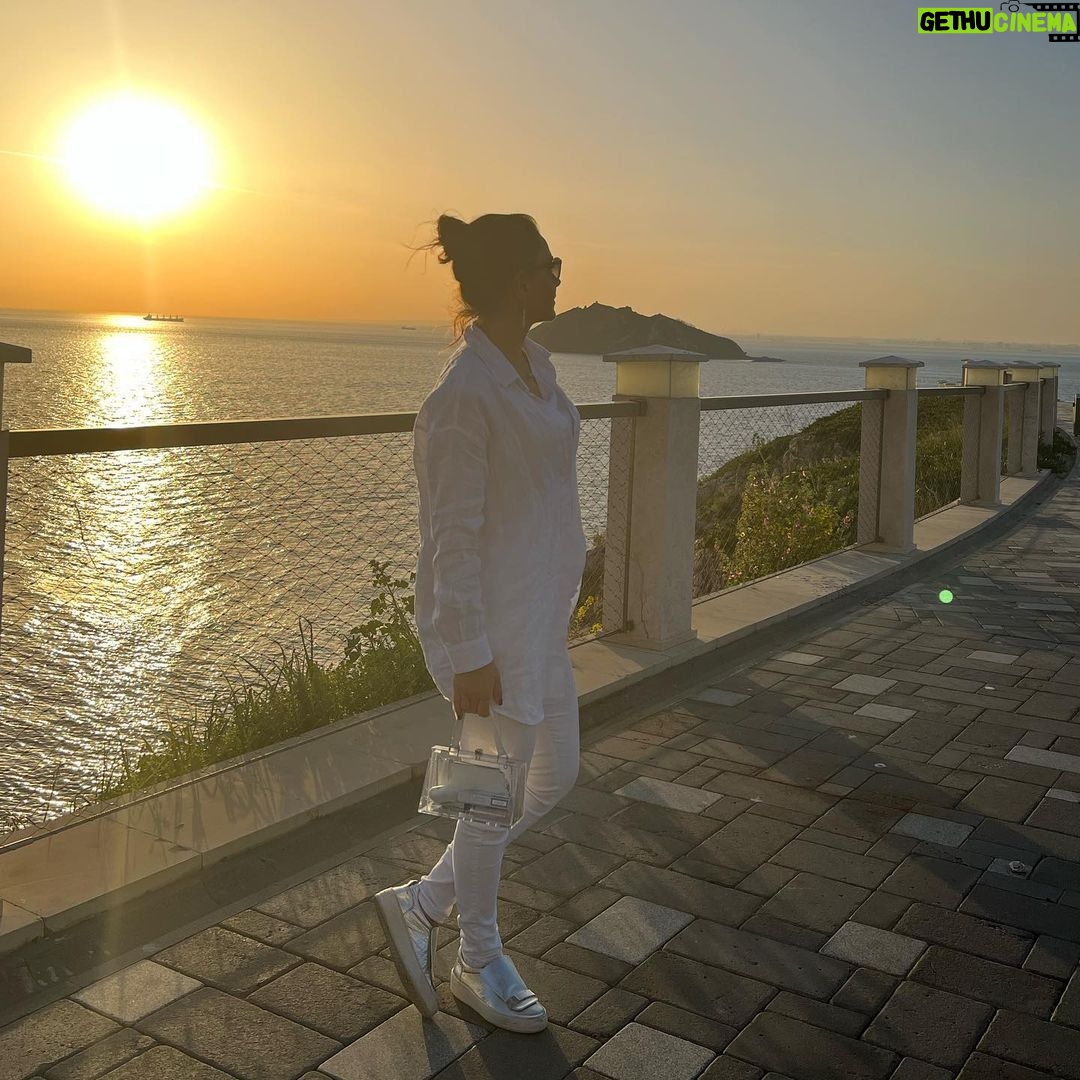 Dima Kandalaft Instagram - عندما تهدينا الطبيعة لحظات من الفرح … #nature #sunset #sea #dimakandalaft