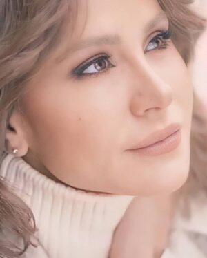 Dima Kandalaft Instagram - #ديمة_قندلفت #يا_سيد_السلام 🤍

#DimaKandalaft #NewRelease #CoverSong #ChristmasVibes