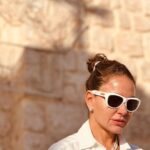 Dima Kandalaft Instagram - أيتها العذراء مريم يا أمّنا… #فلسطين #سوريا #دير_صيدنايا #ديمة_قندلفت 🤍