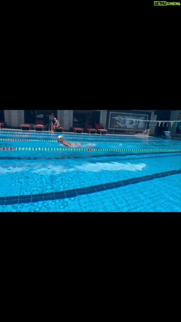 Dima Kandalaft Instagram - #back to #normal #swimming 🏊🏻‍♂️ #butterfly 🦋 #dimakandalaft 🤍