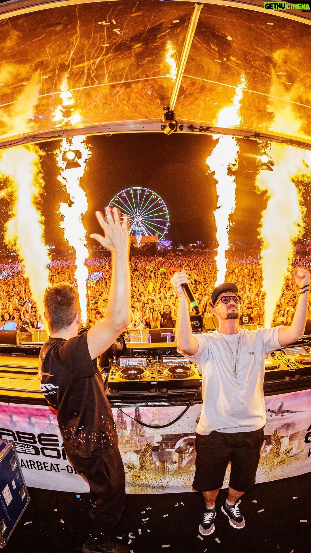 Dimitri Vegas Instagram - Tested some new music yesterday in Germany! 75.000 people going harddd was ganz geil 🇩🇪