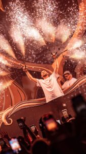 Dimitri Vegas Instagram - Wednesdays at @ushuaiaibiza will never be the same after our insane residency opening party of last week 😱 Who’s joining us tomorrow? 🔥 #tomorrowland #ushuaia #ibiza #ibiza2023 Ushuaïa Ibiza