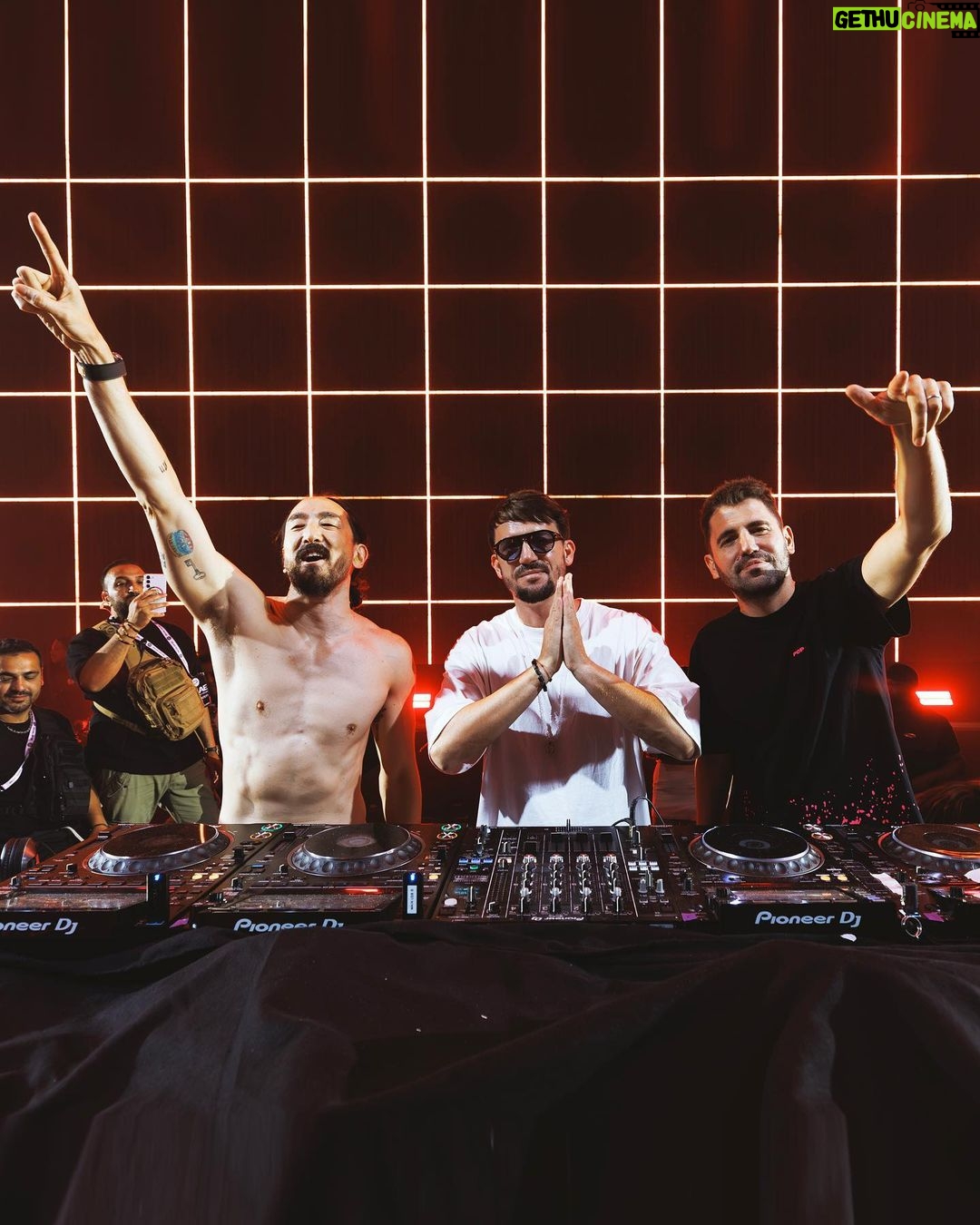 Dimitri Vegas Instagram - Thank you @bigslapfestival for bringing so much energy and love for the return of 3️⃣ Are Legend 🇸🇪❤️ Big Slap