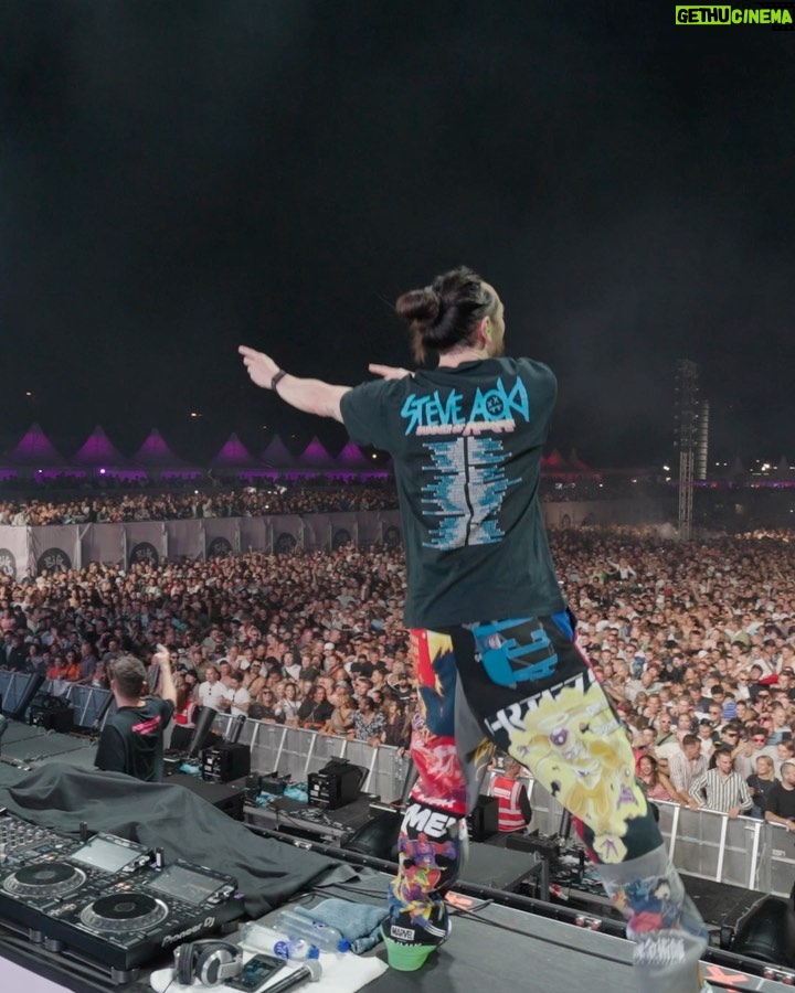 Dimitri Vegas Instagram - Our first show as @3arelegend in Sweden 💥💥💥 absolute mayhem!