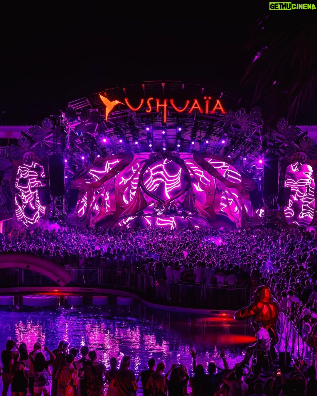Dimitri Vegas Instagram - Ibiza in full force last night wow 🥵 Ushuaïa Ibiza