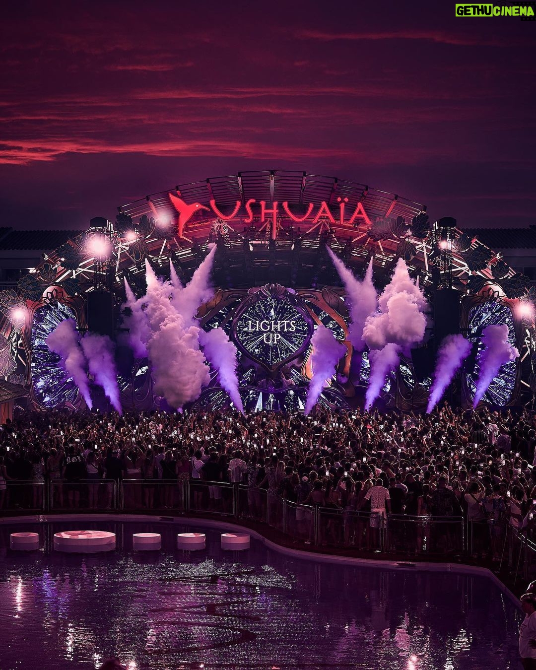 Dimitri Vegas Instagram - How hot was @ushuaiaibiza yesterday🔥 Still recovering 🥵 Ushuaïa Ibiza