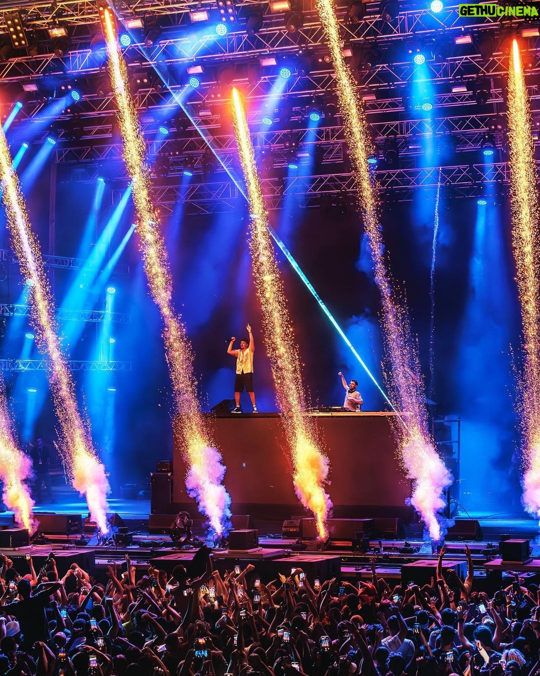 Dimitri Vegas Instagram - @exitfestival, the energy was through the roof. Thank you all for the love and support! ❤️🔥 Exit Festival