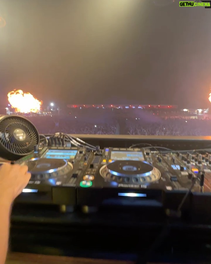 Dimitri Vegas Instagram - Its always good to be Home! π§πͺ Thank you so much Belgium for the love & energy last night π«ΆπΌ Fantasia Festival
