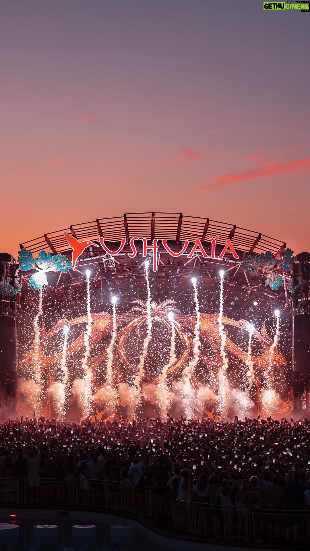 Dimitri Vegas Instagram - Tomorrowland presents: @dimitrivegasandlikemike at @ushuaiaibiza. Prepare for a magnificent new summer season at the White Isle. Tickets & Info: link in bio.
