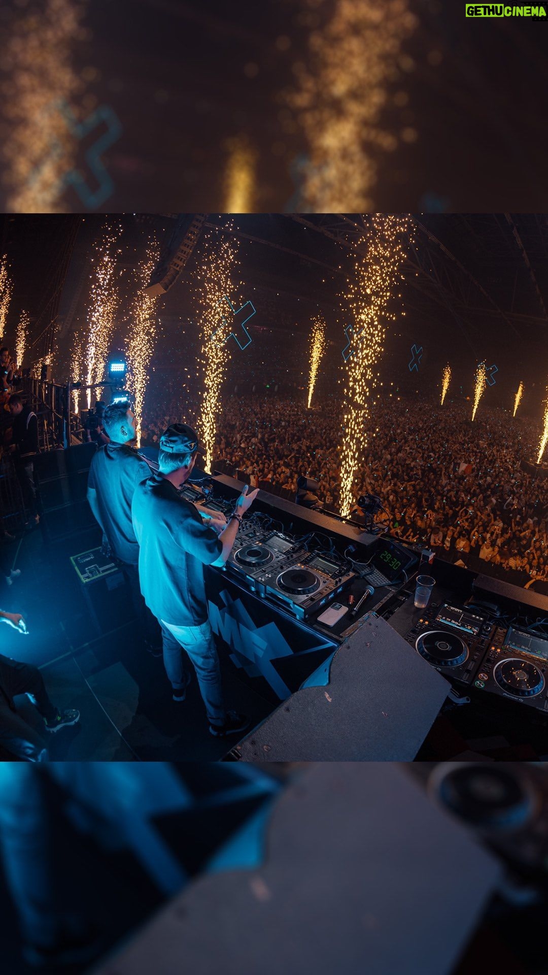 Dimitri Vegas Instagram - Amsterdam, we’ve got nothing but love for you! Thank you @amffestival for inviting us 🔥