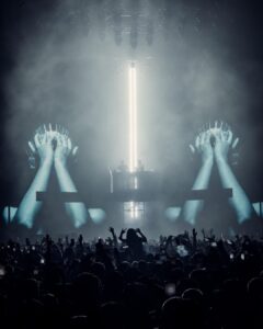 Dimitri Vegas Instagram - Thank You London 🇬🇧 Wembley Arena with our brand new production was a dream!