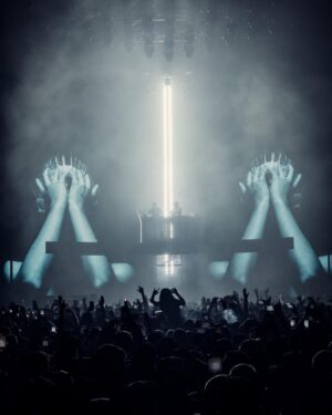 Dimitri Vegas Instagram - Thank You London 🇬🇧

Wembley Arena with our brand new production was a dream!