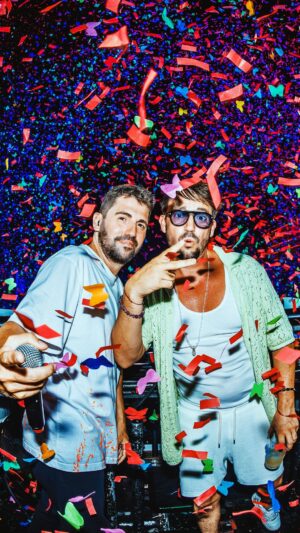 Dimitri Vegas Instagram - TONIGHT we’ll bring the house down! 🔥🥵