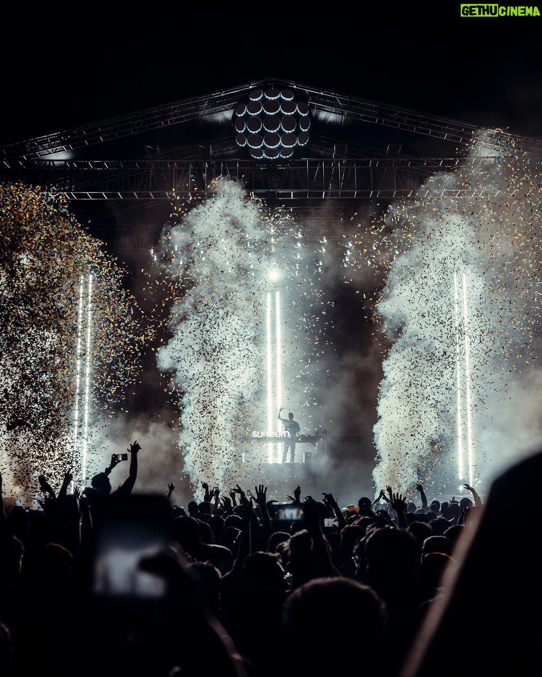 Dimitri Vegas - 38.5K Likes - India š®š³ā¤ļø Three down and two to go - Chennai & Delhi youāre up next š„