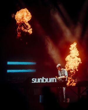 Dimitri Vegas Instagram - India 🇮🇳❤️ Three down and two to go - Chennai & Delhi you’re up next 🔥