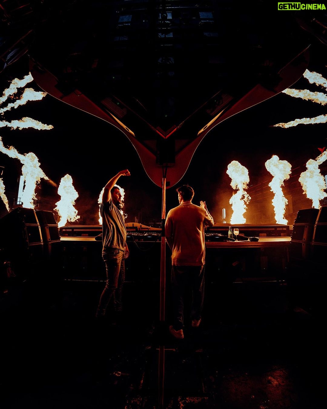 Dimitri Vegas Instagram - Wednesday evening be like 🔥🔥🔥 Join us next Wednesday for the epic closing party 🚀