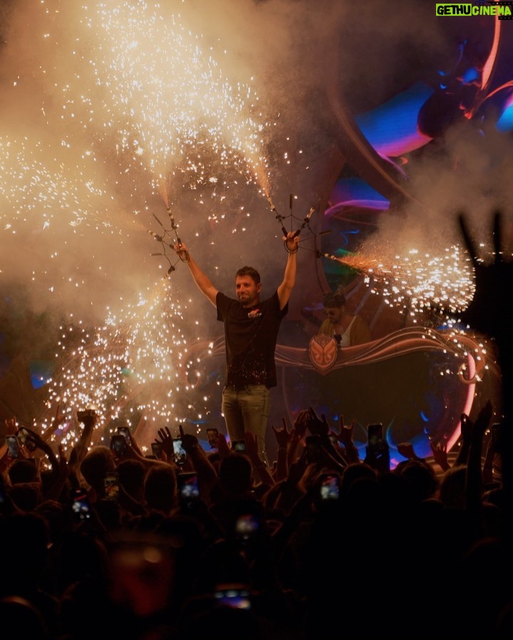 Dimitri Vegas Instagram - Another magical night on the Island ✨🔥 Ushuaïa Ibiza