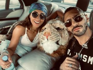 Dina El Sherbiny Instagram - #فلتت_منى في الطريق للجونه
@hassanabouelrouss 

@elgounafilmfestivalofficial @elgounaredsea #gff #gff2021 #elgounafilmfestival