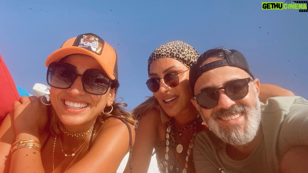 Dina El Sherbiny Instagram - Old is gold🥰🥰 @mayadiab ❤️ @hamdybadr Beirut, Lebanon