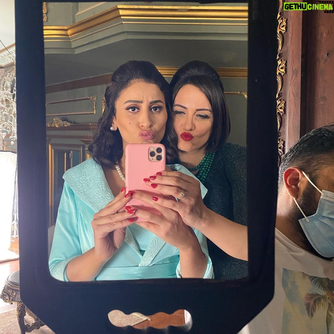 Dina El Sherbiny Instagram - Aida and camilia Behind the scenes🤗it’s always fun working together..love uuu and appreciate uuu ❤️❤️#قصر النيل @rihamabdelghafour