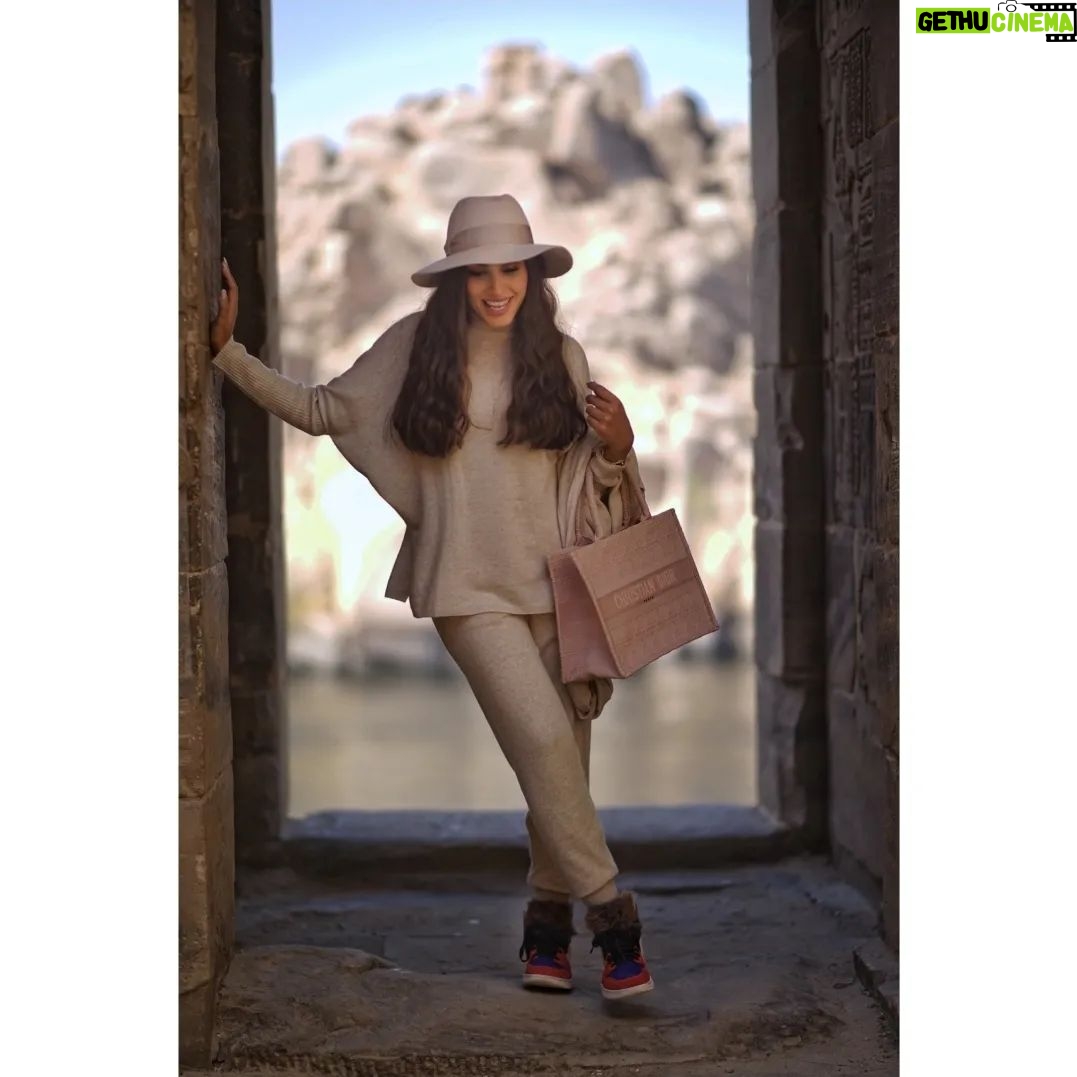 Dina El Sherbiny Instagram - مفاجأة رمضان، هتشوفوا الحلقات قبل أي حد من النهارده مسلسل كامل العدد هتلاقوه على منصة شاهد الساعة ٩ مساء بتوقيت مصر، متحمسة إنكم تشوفوه 🥰 رمضان كريم🌙