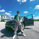 Diogo Melim Instagram - patrao faz assim 😎 escolhi um carrao do @floridarentalcar, tecnologia pura, pra curtir minha semana off nos estados unidos no modo tony stark haha Orlando, Florida