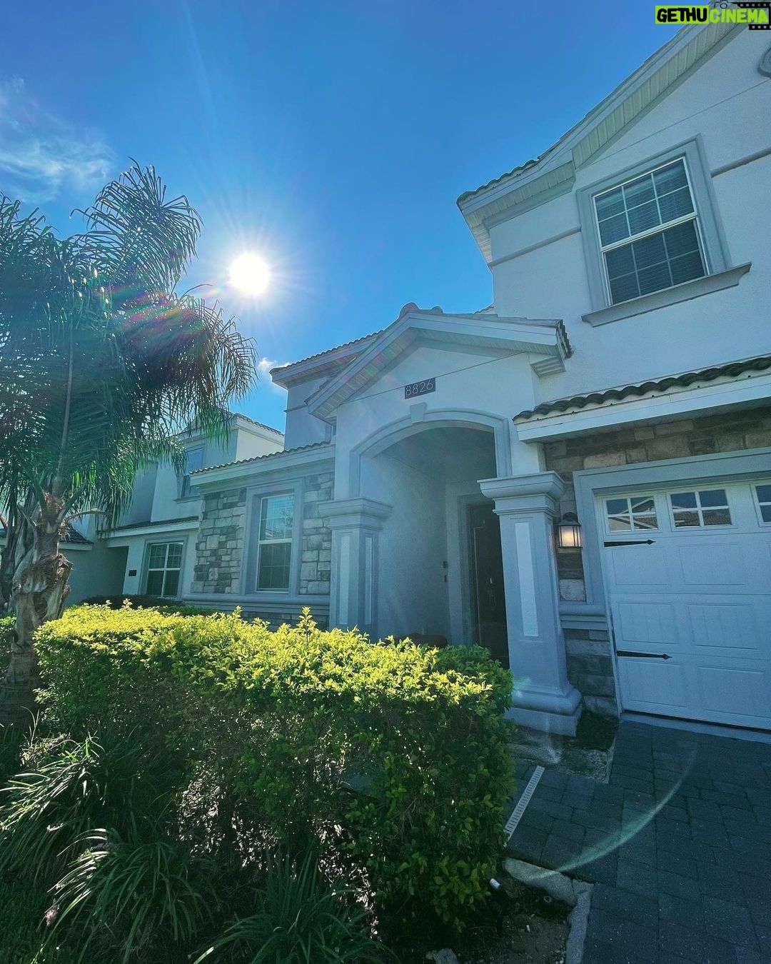 Diogo Melim Instagram - acordei no paraíso (q é essa casa aqui em Orlando) valeu @americanstarvacation wonderful house, estadia 0 defeitos só gratidao e pazz